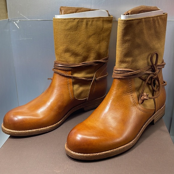 BNIB Patricia Nash Sabbia Boots with Leather strings Tan Leather 6 - Picture 9 of 10